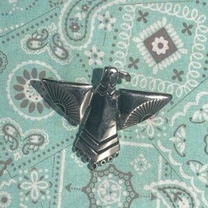 A30 Vintage Thunderbird Brooch Etched Detailing Feather Detail Spread Wings
